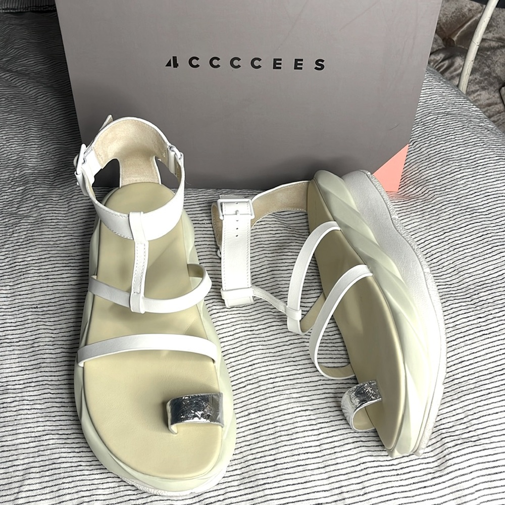 4CCCCEES White with Silver Thong The Most Comfortable Shoe Ever size 41